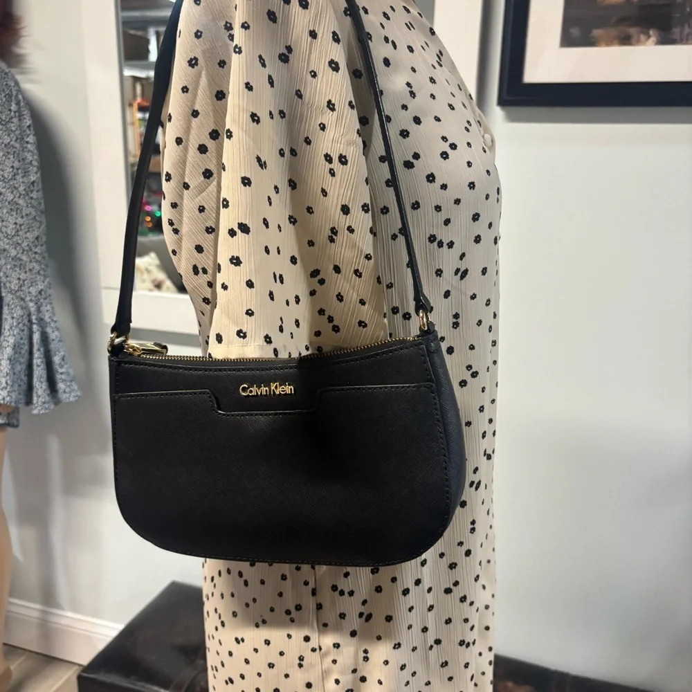 NWOT❤️Calvin Klein Eliana All Occasion Bag - Picture 2 of 8
